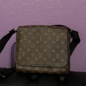 Louis Vuitton district pm crossbody
